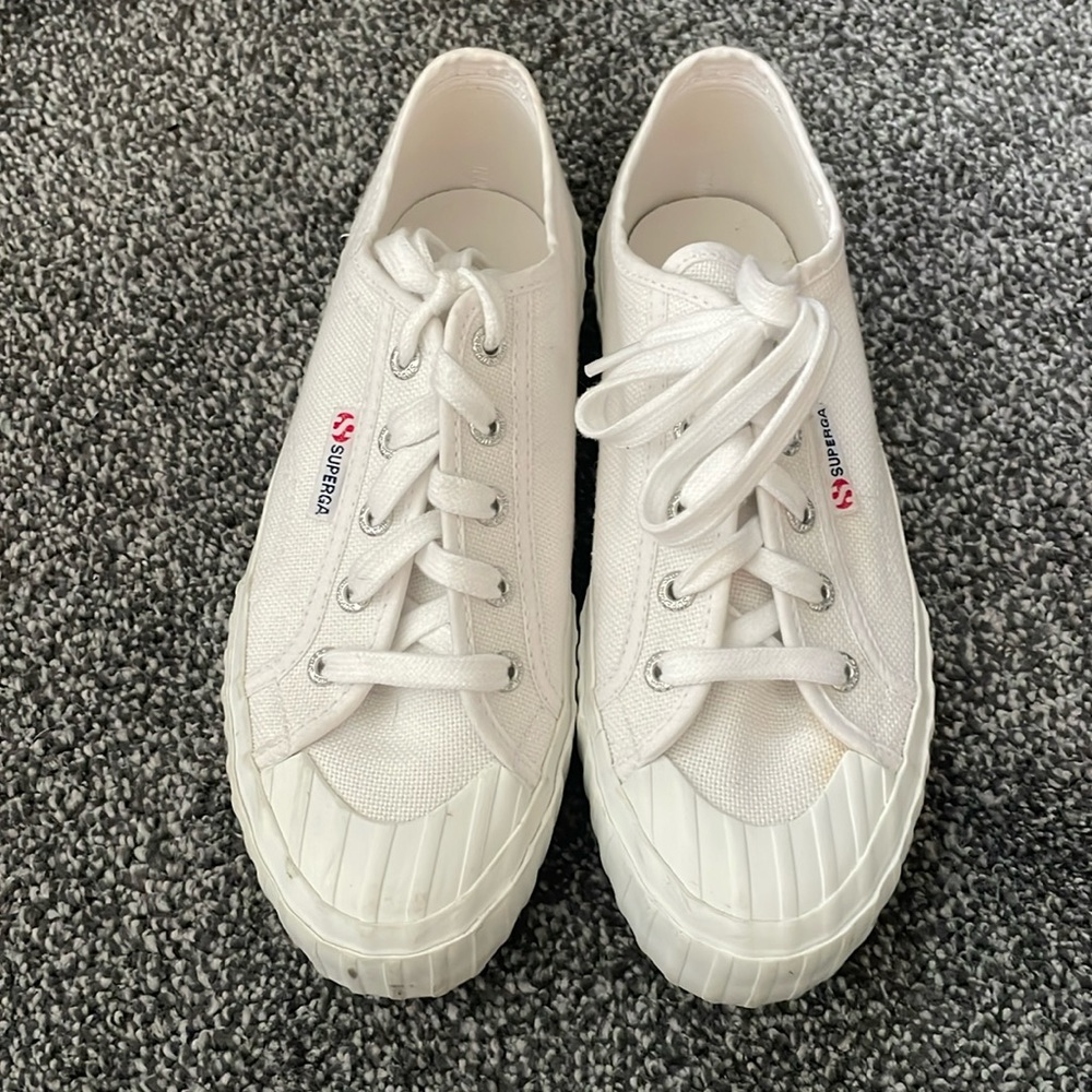 Women’s supergas